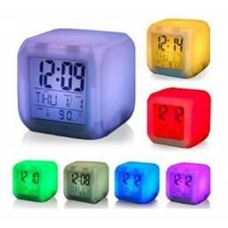 Reloj Cubo con luces.